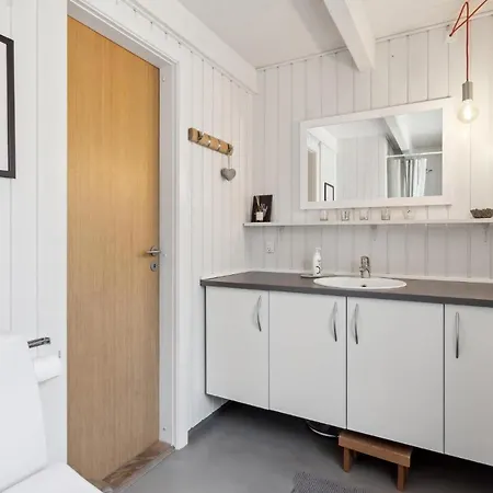 Awesome In Blvand With Wifi And 3 Bedrooms *